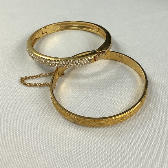 Womens Goldtone Crystal Hinge Bangle Set of 2 - Picture 9 of 13